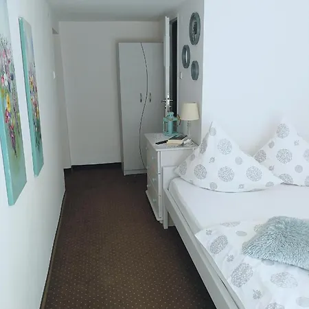 Szarotka * קרפאז'