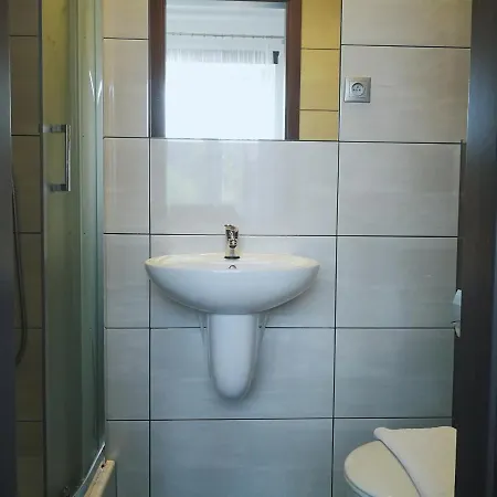 ホームステイ Szarotka