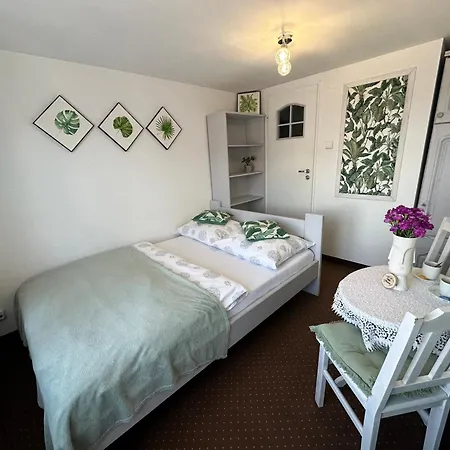 Szarotka ホームステイ *